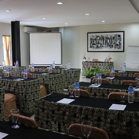 Bumi Cikeas Sentul Bogor Hotel Exterior foto