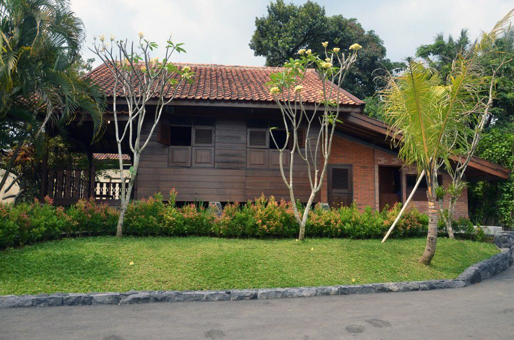 Bumi Cikeas Sentul Bogor Hotel Exterior foto