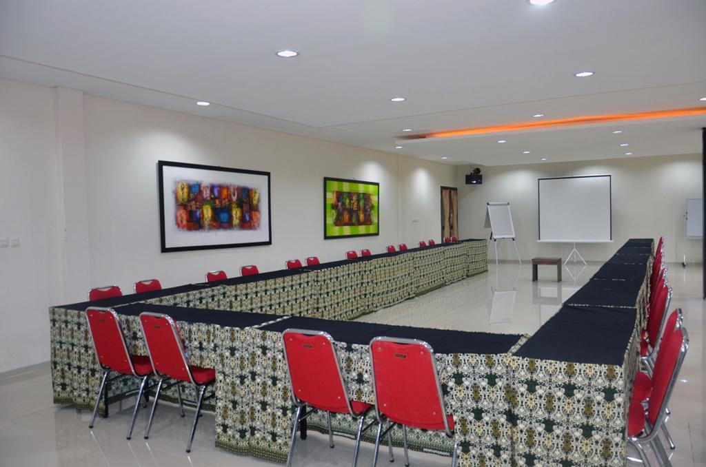Bumi Cikeas Sentul Bogor Hotel Exterior foto