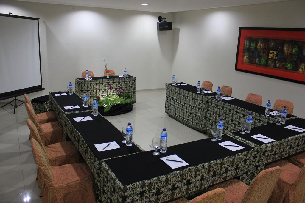 Bumi Cikeas Sentul Bogor Hotel Exterior foto