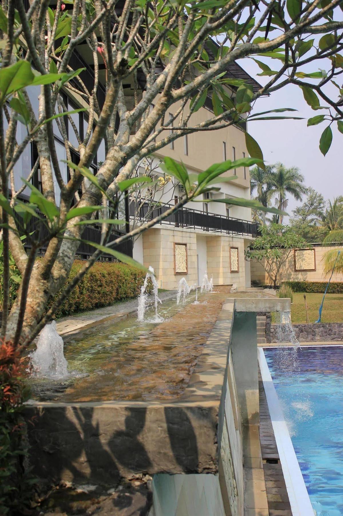 Bumi Cikeas Sentul Bogor Hotel Exterior foto